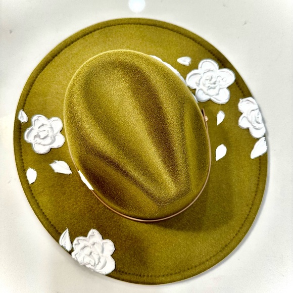 Hand painted Panama hat - Field of Petals - Picture 5 of 5